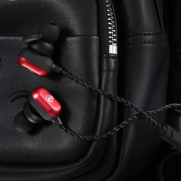 Over the neck bluetooth headset with free charger - Picture 7 of 8